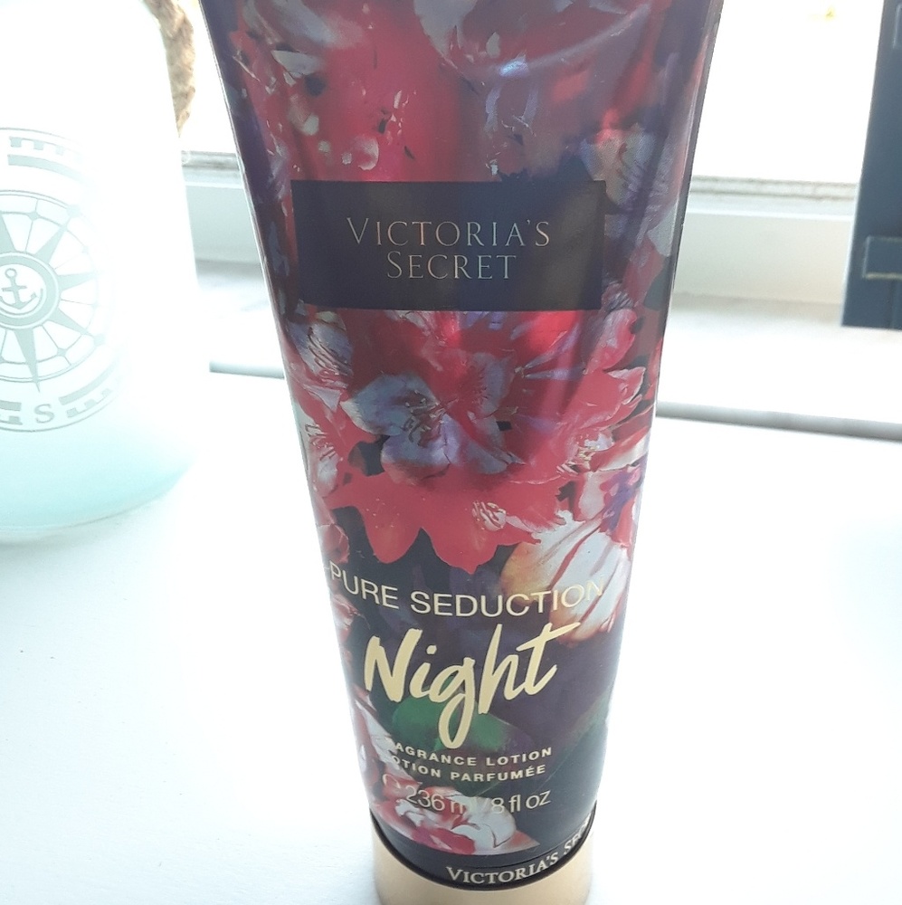 Victoria's Secret 8 oz lotion